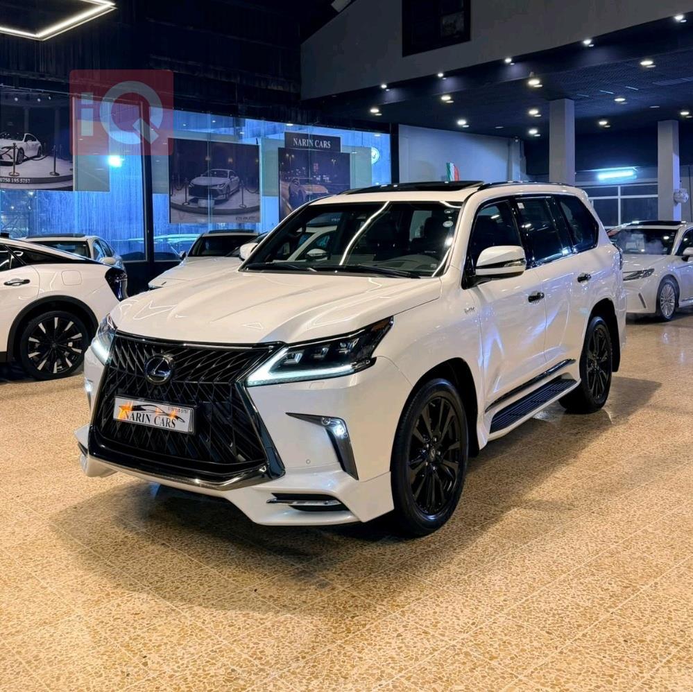Lexus LX